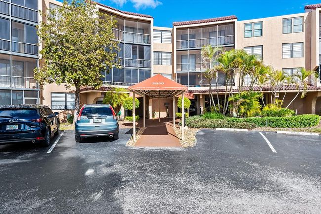 APT-201 - 3800 N Hills Dr, Condo with 1 bedrooms, 2 bathrooms and null parking in Hollywood FL | Image 16