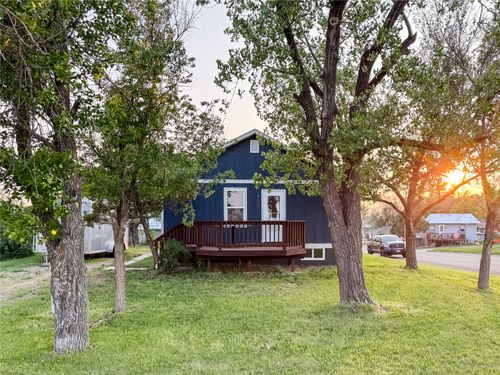 403 Lake St, Baker, MT, 59313-9216 | Card Image