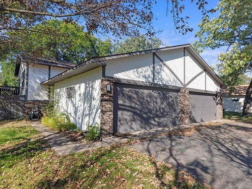 7700 Silver Lake Rd, Mounds View, MN, 55112-4328 | Card Image