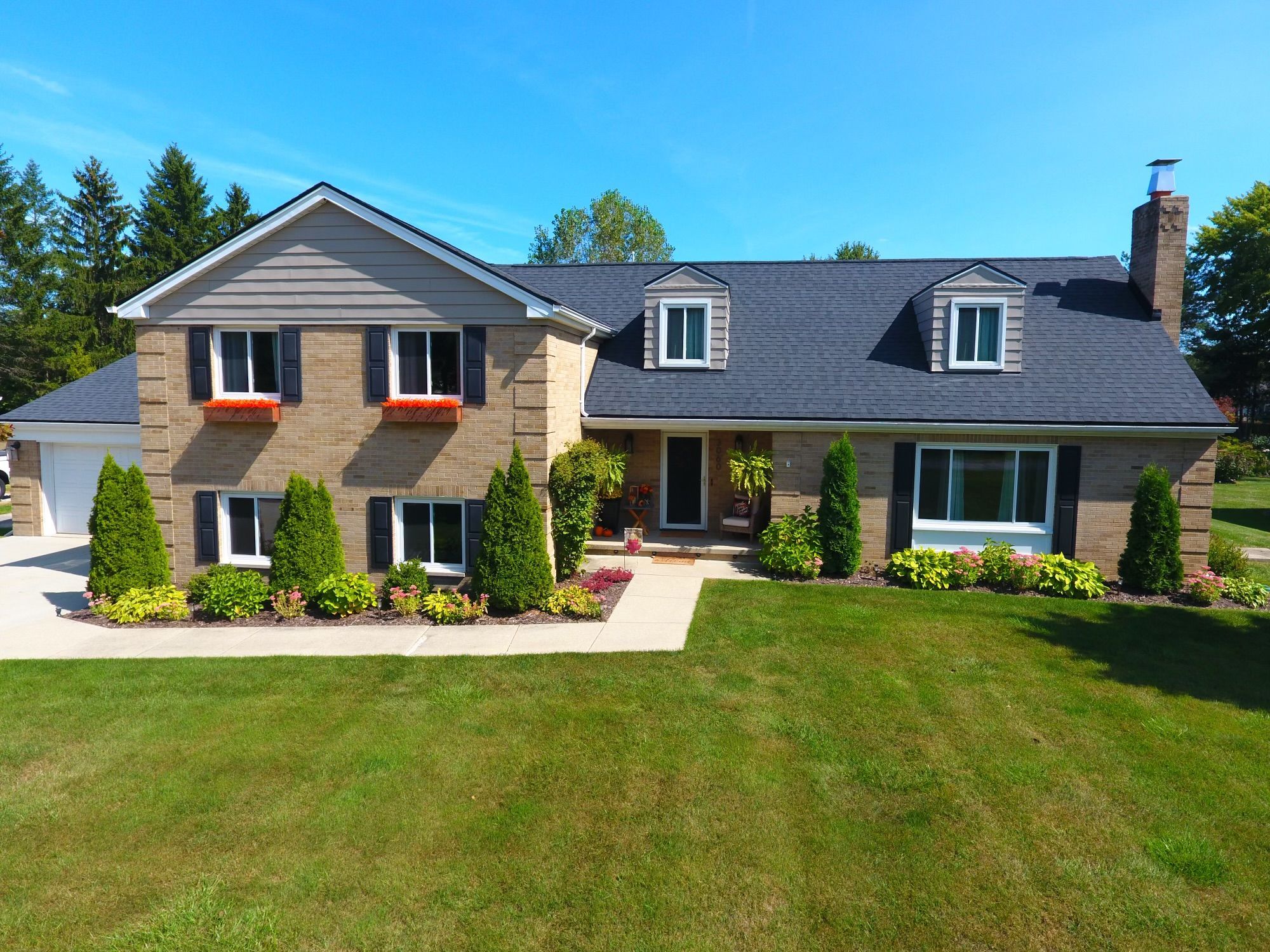 Mayfield Dr, Port Huron, MI 48060