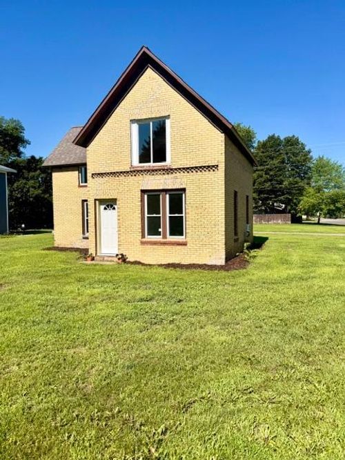 715 5th St Ne, Little Falls, MN, 56345-2417 | Card Image