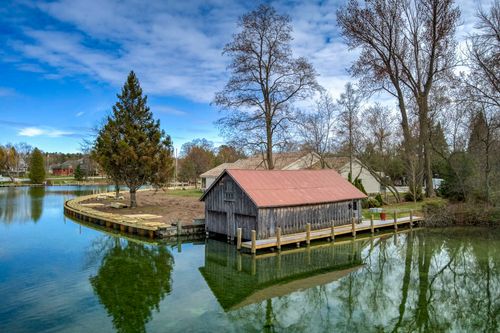 195 Cedar St, Leland, MI, 49654 | Card Image