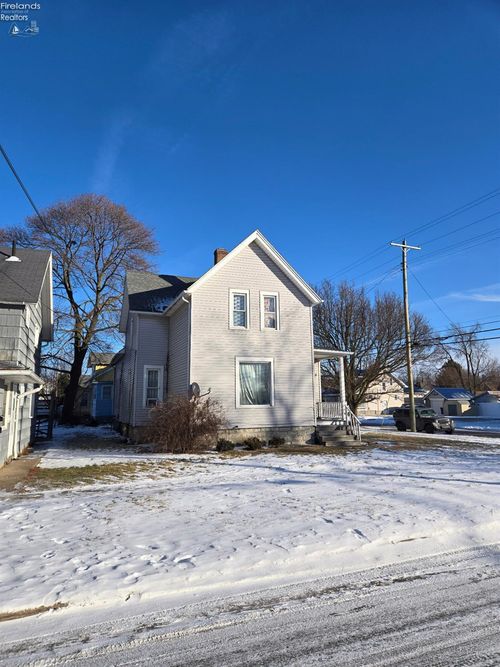 1330 Carr St, Sandusky, OH, 44870-3105 | Card Image