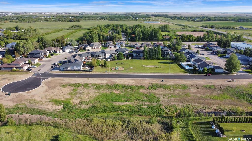 Land in Pilot Butte