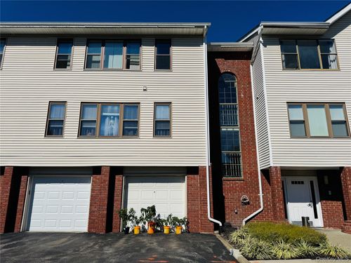 193 Deer Ct Dr, Middletown, NY, 10940-6870 | Card Image