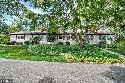 122 Hayward Hts, GLEN ROCK, PA, 17327-1108 | Card Image