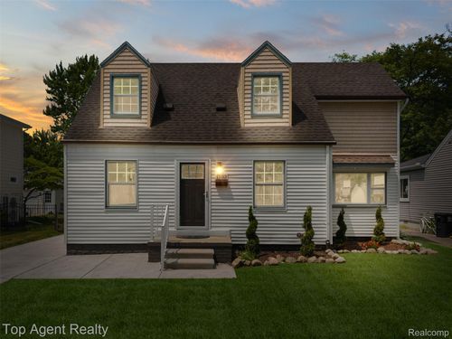 1703 N Blair Ave, Royal Oak, MI, 48067-1443 | Card Image