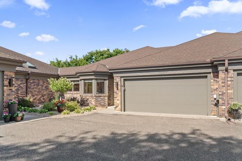 11245 57th Avenue N, Plymouth, MN, 55442 | Card Image