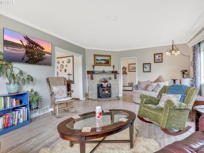 Living Room | Image 6