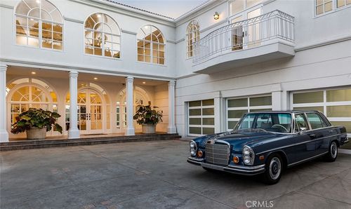 759 Foxkirk, Glendale, CA, 91206 | Card Image