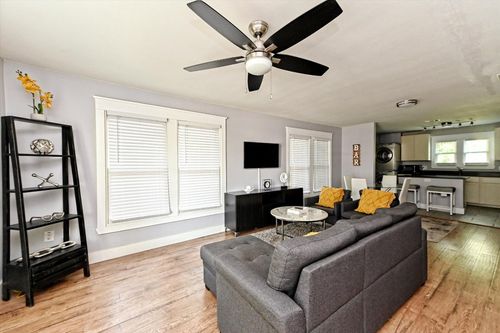 1906 E 21st St, Austin, TX, 78722-2412 | Card Image