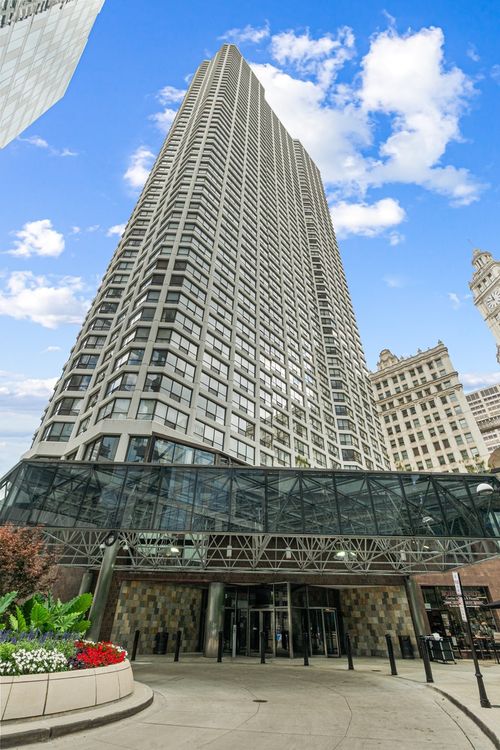 unit-2814-405 Wabash Ave, Chicago, IL, 60611-5672 | Card Image