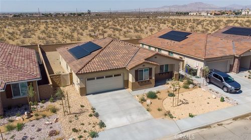 11762 Far Hills Ln, Victorville, CA, 92392-3707 | Card Image