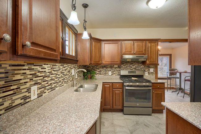 Kitchen | Image 10