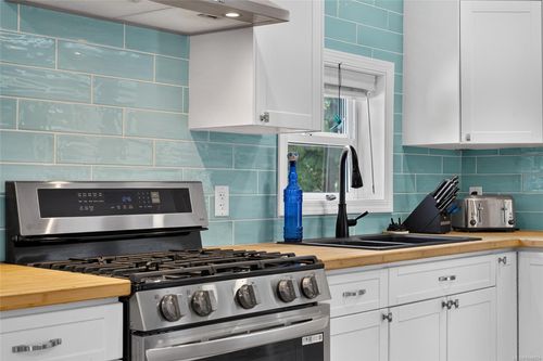 450 Aurora St, Parksville, BC, V9P1L3 | Card Image