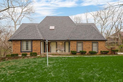 7317 Nevada Ave, Parkville, MO, 64152-1191 | Card Image