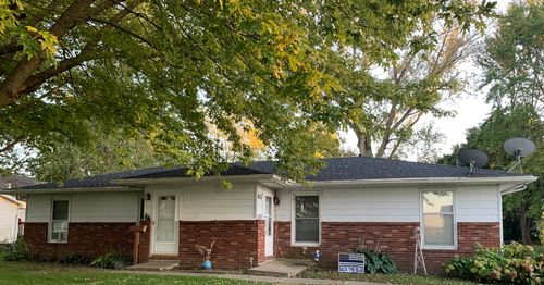 633 Meadow Lane St, Le Roy, IL, 61752-1209 | Card Image
