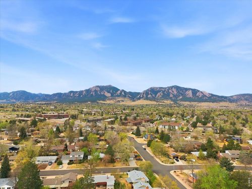 205 Manhattan Dr, Boulder, CO, 80303-4224 | Card Image