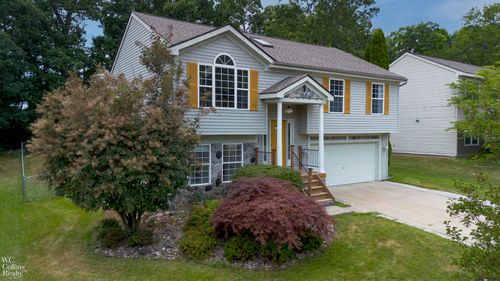 15130 Western Valley Dr, Holly, MI, 48442-1912 | Card Image