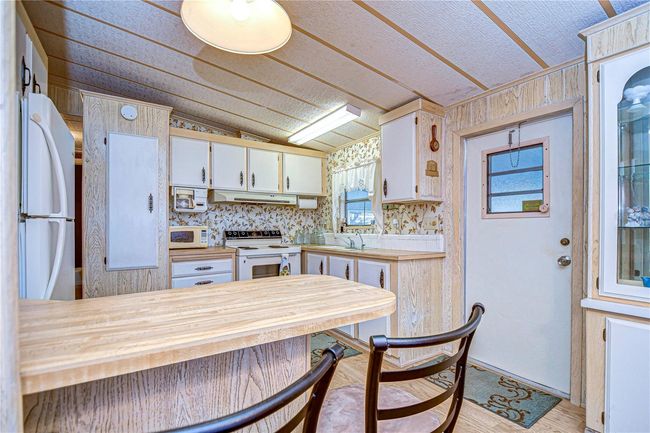 39351 Dundee Rd, House other with 2 bedrooms, 2 bathrooms and null parking in ZEPHYRHILLS FL | Image 18