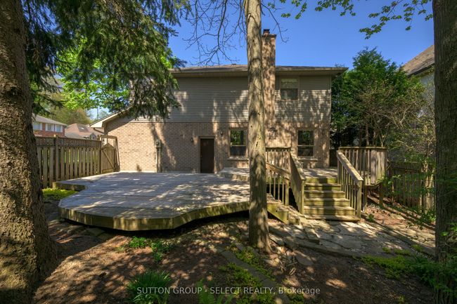 59 Heathdale Crt, House other with 4 bedrooms, 3 bathrooms and 3 parking in London ON | Image 30