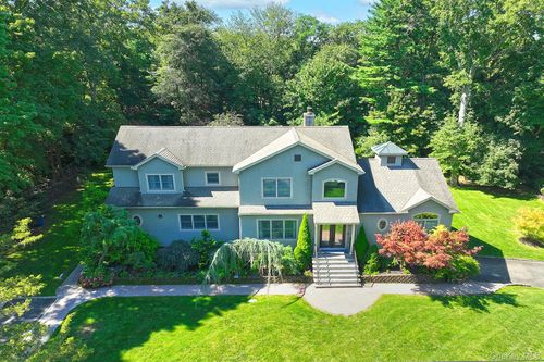 19 Sparrow Ln, Huntington, NY, 11743-6518 | Card Image