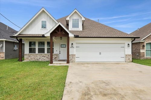 3202 Avenue G, Nederland, TX, 77627-7500 | Card Image