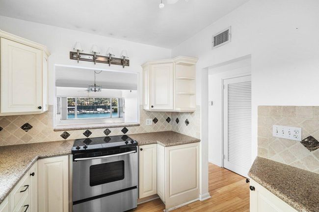 APT-8C - 2772 Ne 30 Th Ave, Condo with 2 bedrooms, 2 bathrooms and null parking in Lighthouse Point FL | Image 20