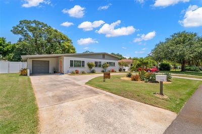 2218 Premier Drive S, House other with 4 bedrooms, 2 bathrooms and null parking in Gulfport FL | Image 3