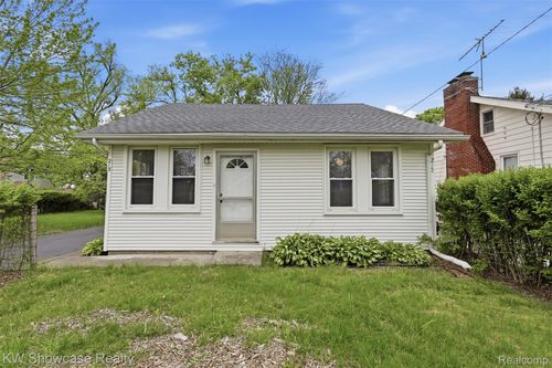 215 Endwell St, Novi, MI, 48377-2049 | Card Image