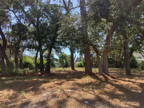 18657 White Pine Cir, HUDSON, FL, 34667-6673 | Card Image