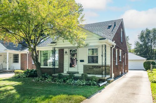 21712 Prestwick Ave, Harper Woods, MI, 48225-2370 | Card Image
