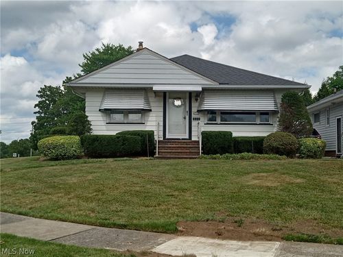 5505 Cumberland Dr, Garfield Heights, OH, 44125-3527 | Card Image