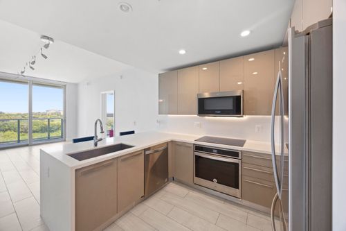 802-2000 Metropica Way, Sunrise, FL, 33323 | Card Image