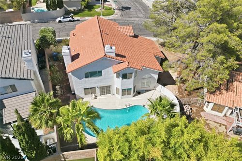 9401 Crown Vista Ln, Las Vegas, NV, 89117-3653 | Card Image