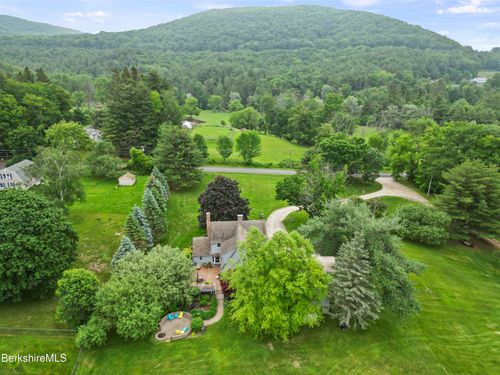 135 East St, Lee, MA, 01238-9560 | Card Image