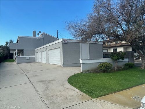 7892 Newman Ave, Huntington Beach, CA, 92647-6869 | Card Image