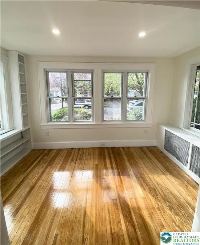 Extra Room | Image 6