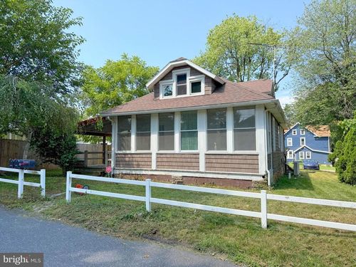 13579 Summit Ave, BLUE RIDGE SUMMIT, PA, 17214-9758 | Card Image