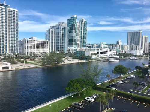 1018-800 Parkview Dr, Hallandale Beach, FL, 33009-2978 | Card Image