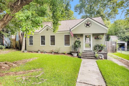 1720 18th St, Huntsville, TX, 77340-4370 | Card Image
