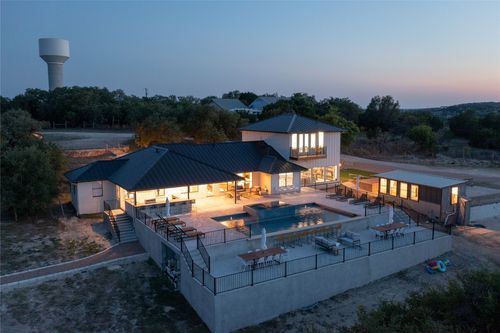 171 Hart Ln, Dripping Springs, TX, 78620-3685 | Card Image