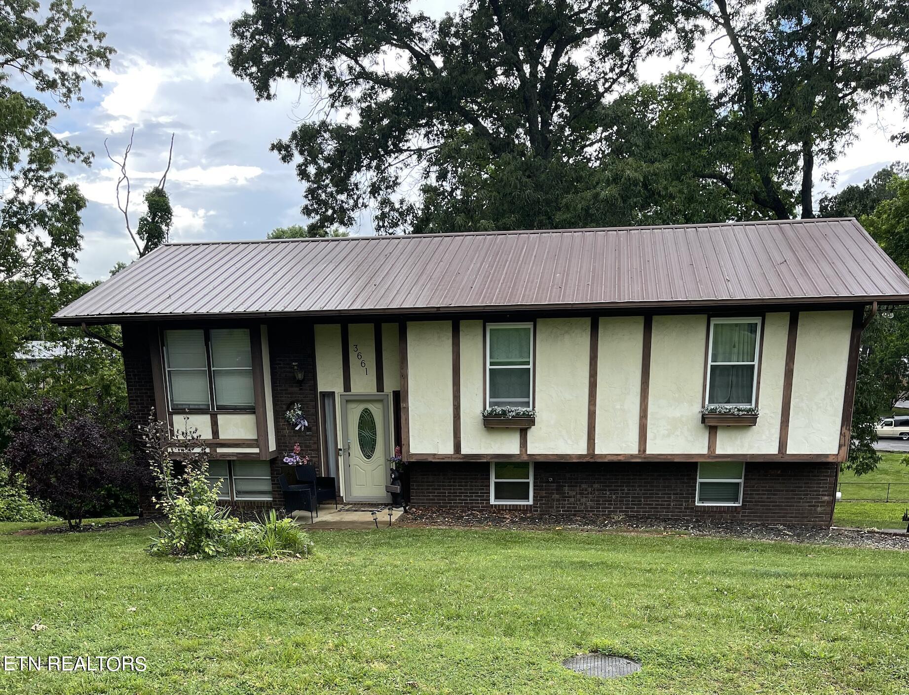 Halifax Cir, Morristown, TN 37813