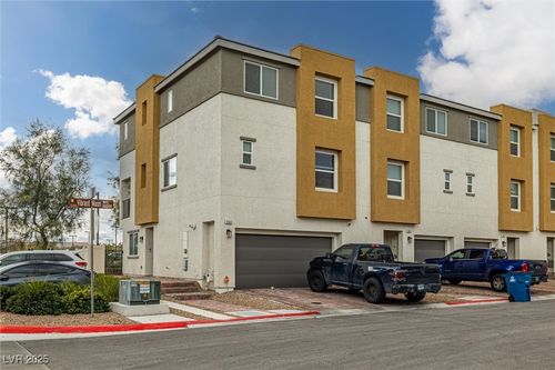 10063 Vibrant Moon Ave, Las Vegas, NV, 89129-8236 | Card Image