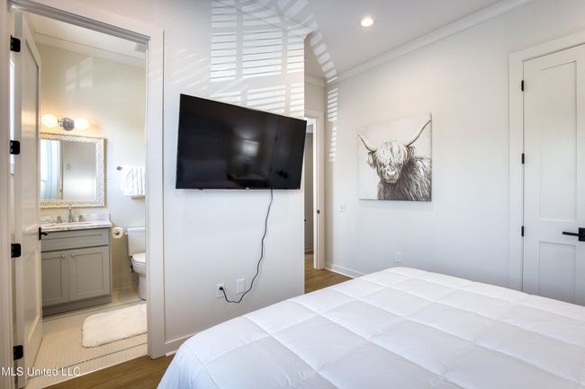 Primary bedroom | Image 10