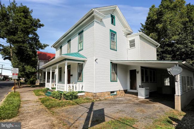 511 E Main St, House other with 5 bedrooms, 2 bathrooms and null parking in MIDDLEBURG PA | Image 4