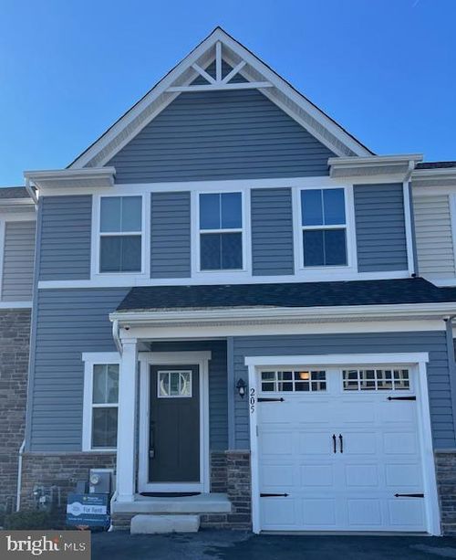 205 Hibiscus Way, DOWNINGTOWN, PA, 19335-2716 | Card Image