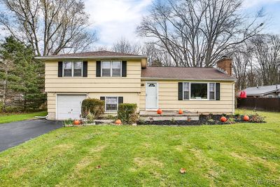 3551 Stony Point Road, House other with 3 bedrooms, 1 bathrooms and null parking in Grand Island NY | Image 1