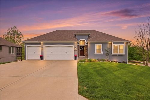 10512 N Euclid Ave, Kansas City, MO, 64155-3259 | Card Image