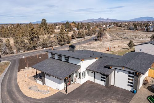 2370 Sw Helmholtz Way, Redmond, OR, 97756-7611 | Card Image